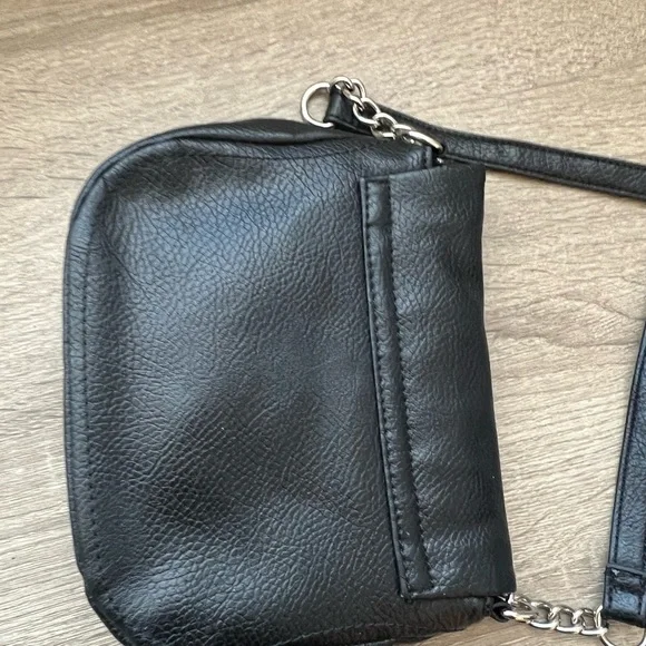 Kenneth Cole Reaction Black Crossbody Bag - Picture 5 of 10